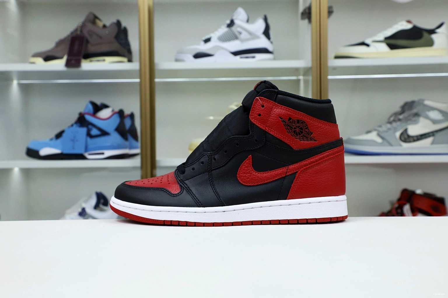 JORDAN HIGH RETRO AIR OG 1 'BRED' 1002